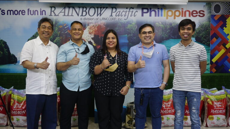 GM Victor Tuplano Jr., TL Jenneth Legre,TL Noel Buenavista and BM Dennis Salamanca are recognized by SD Santi Dapul for their performance in the Time to Shine Contest.