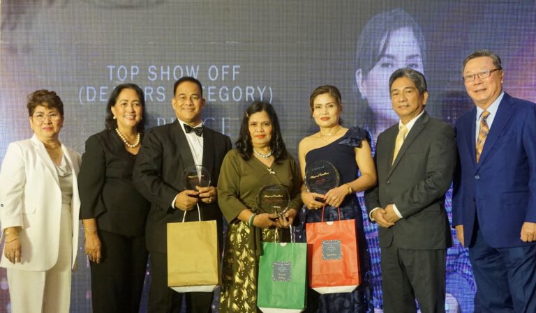 2019 Top Show Off is ED Cyrel Orias (3rd from R), 2nd is ED Lumen Mahinay (center) and 3rd is RD Portia Aquino represented by GM Victor Tuplano (3rd from L)