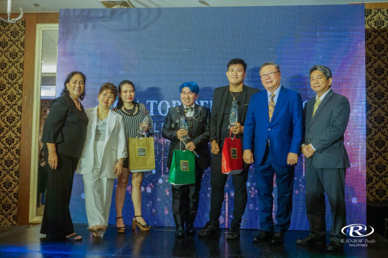 2021 Top in Sales in Dealers Category is ED Mark Joseph Refil (5th from R), second is ED Artchie Teleron (4th from R), and third is ED Mary Jane De Jesus (3rd from R).