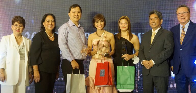 2019 Top in Sales is Ana To represented by AD Josie Bataller (center), 2nd Place is ED Gloria Tolentino (3rd from R) and 3rd is ED Allan Prince Diu (3rd from L)