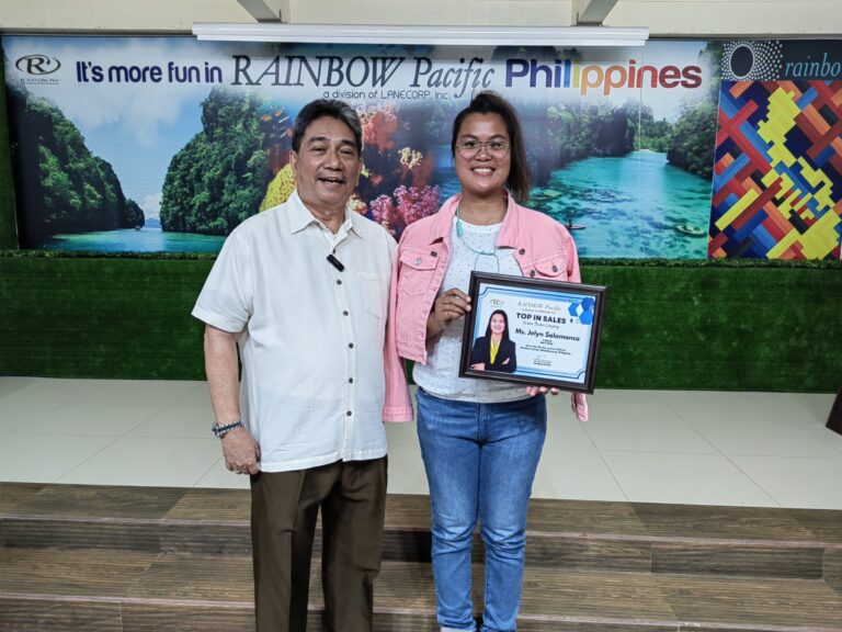 SD Santi Dapul gave SrD Jelyn Salamanca her Top in Sales plaque for her seven sales in May.