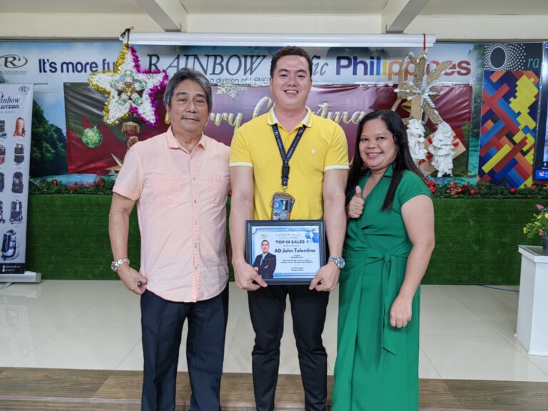 SD Santi Dapul (L) acknowledged AD John Tolentino (C) for surpassing his target with 11 sales, exceeding the goal of 8. Additionally, recognition was given to TL Jhona (R) and Rey Bañano for achieving 5 sales, surpassing their 4 sales targets.